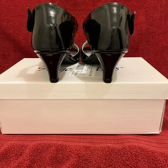 Angel Steps Eva Pump Women’s Shoes, Black Patent, Size—7.5 - Picture 4 of 12